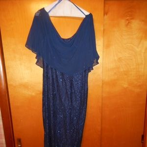 JESSICA HOWARD EVENING GOWN -SIZE 16